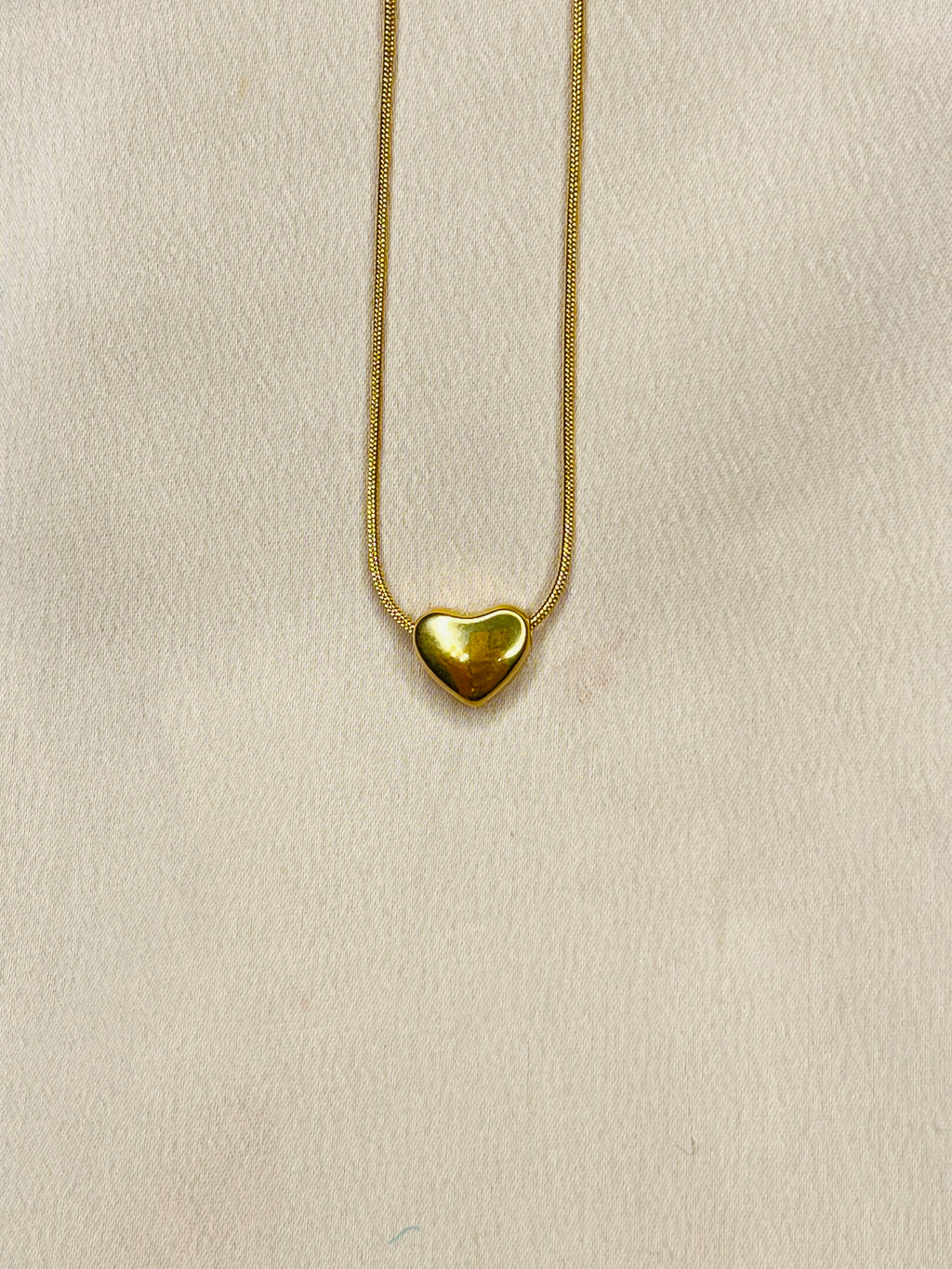 Tiny heart chain