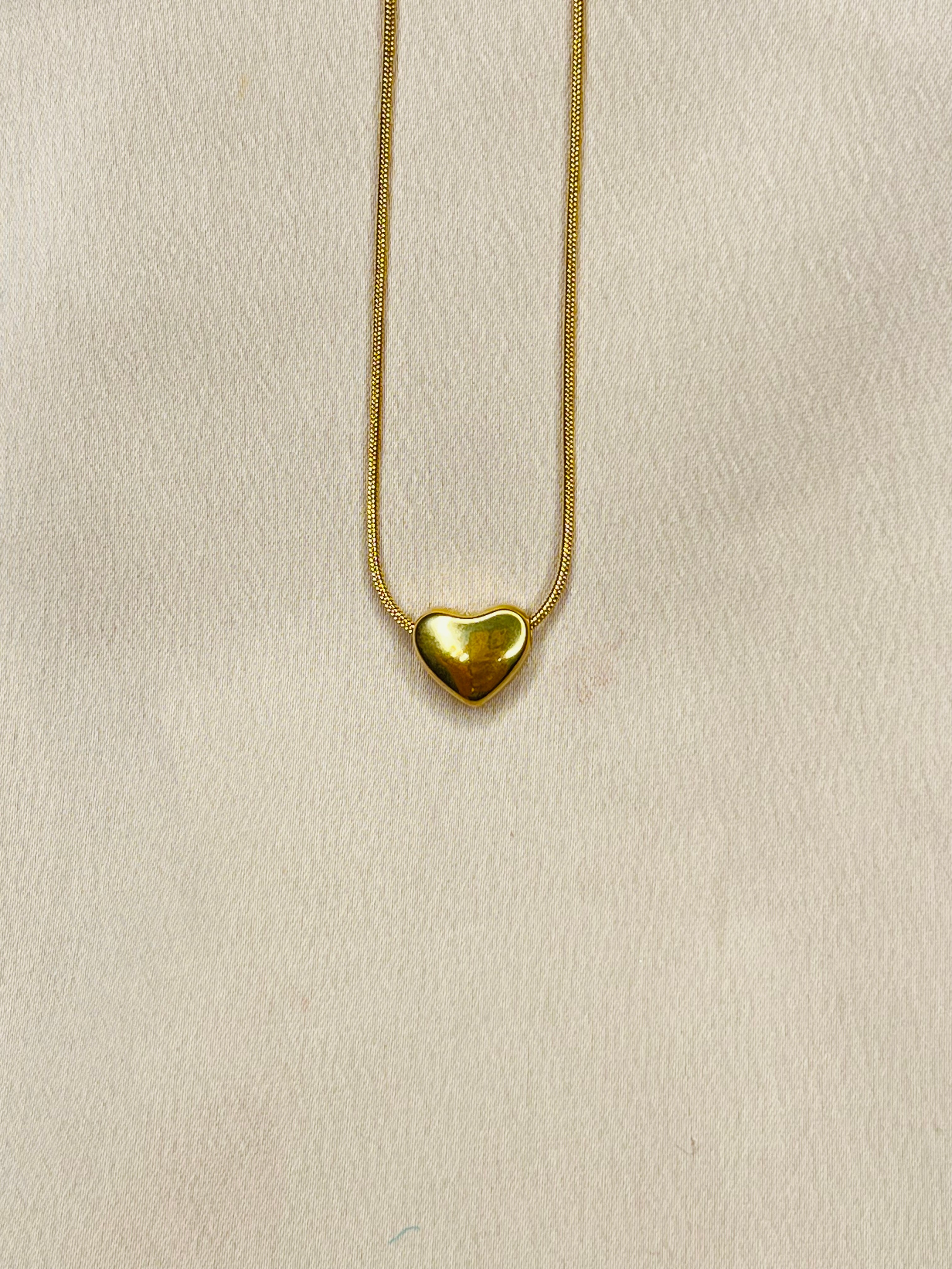 Tiny heart chain