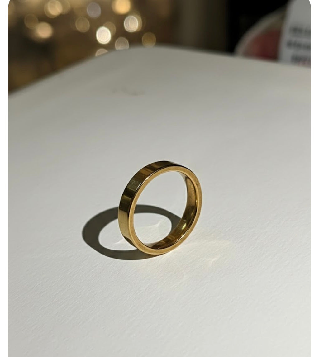Sleek ring