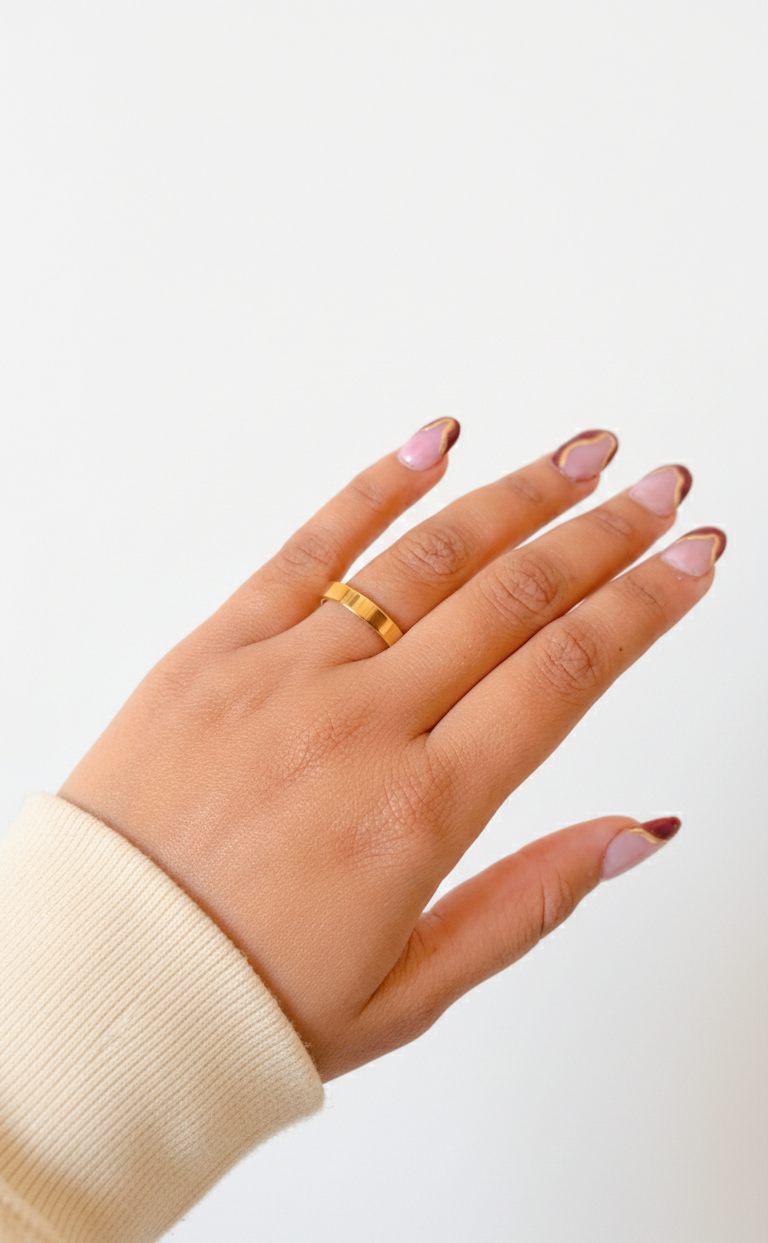Sleek ring