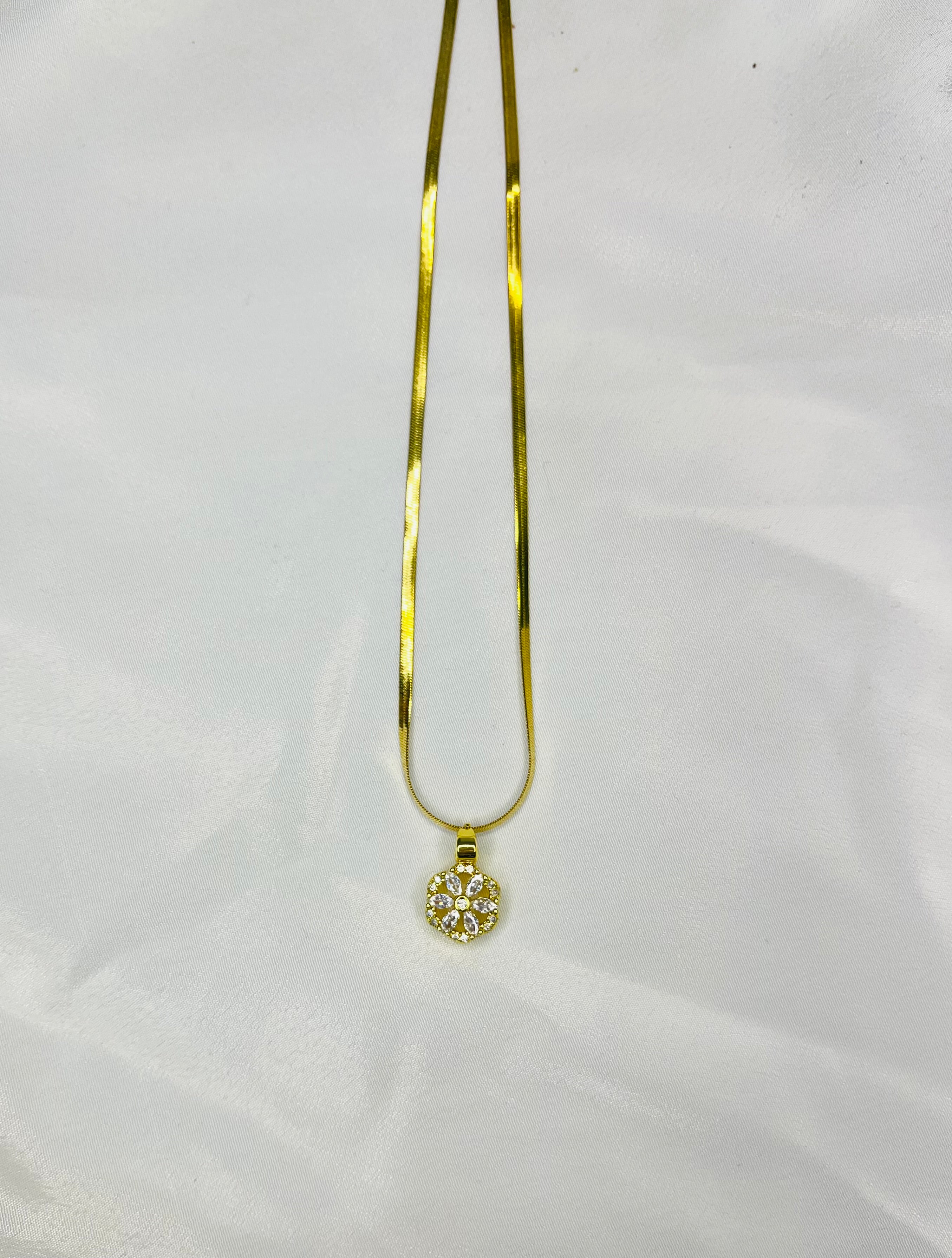 The petal glow necklace