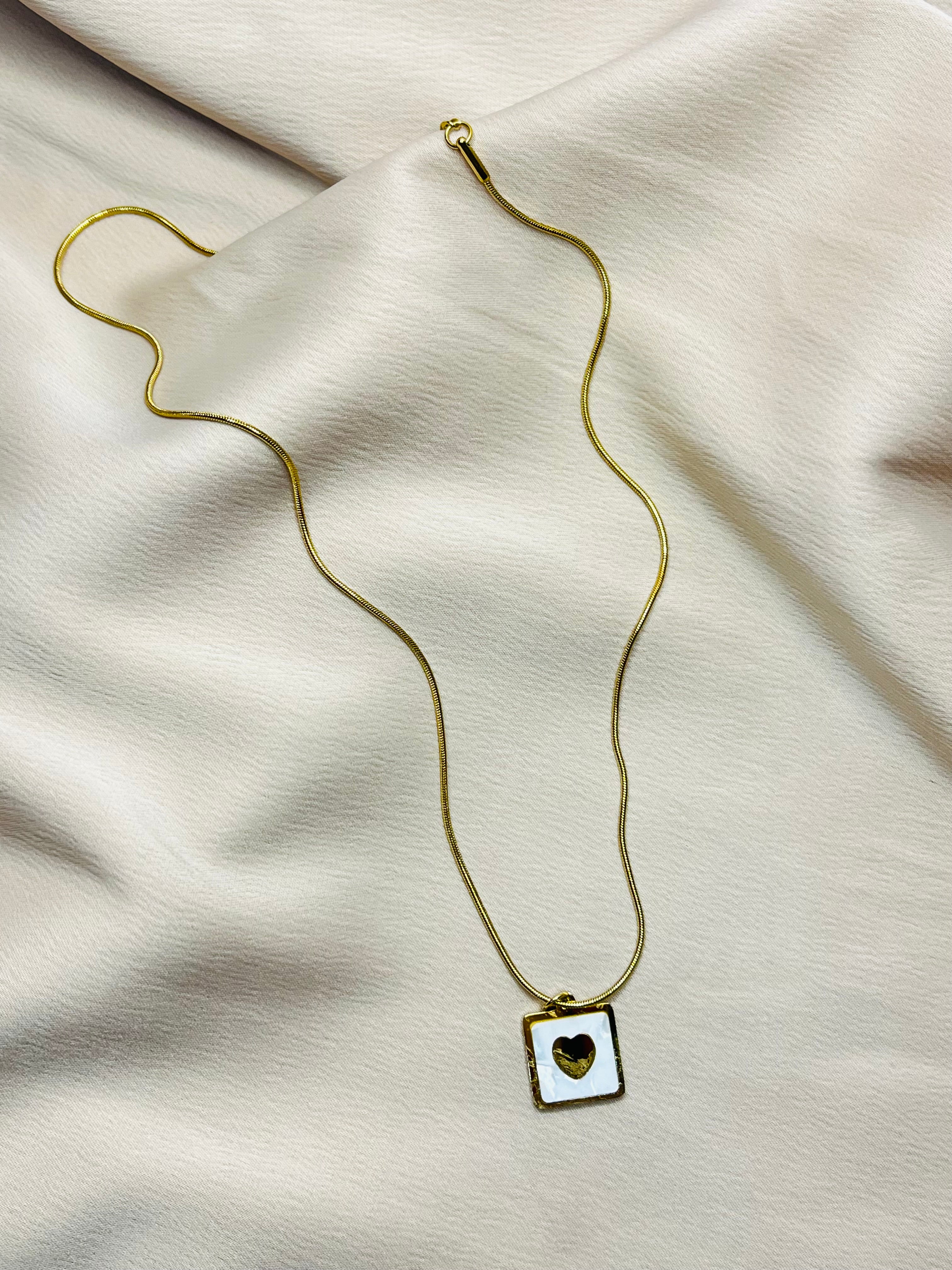 The sweetheart frame