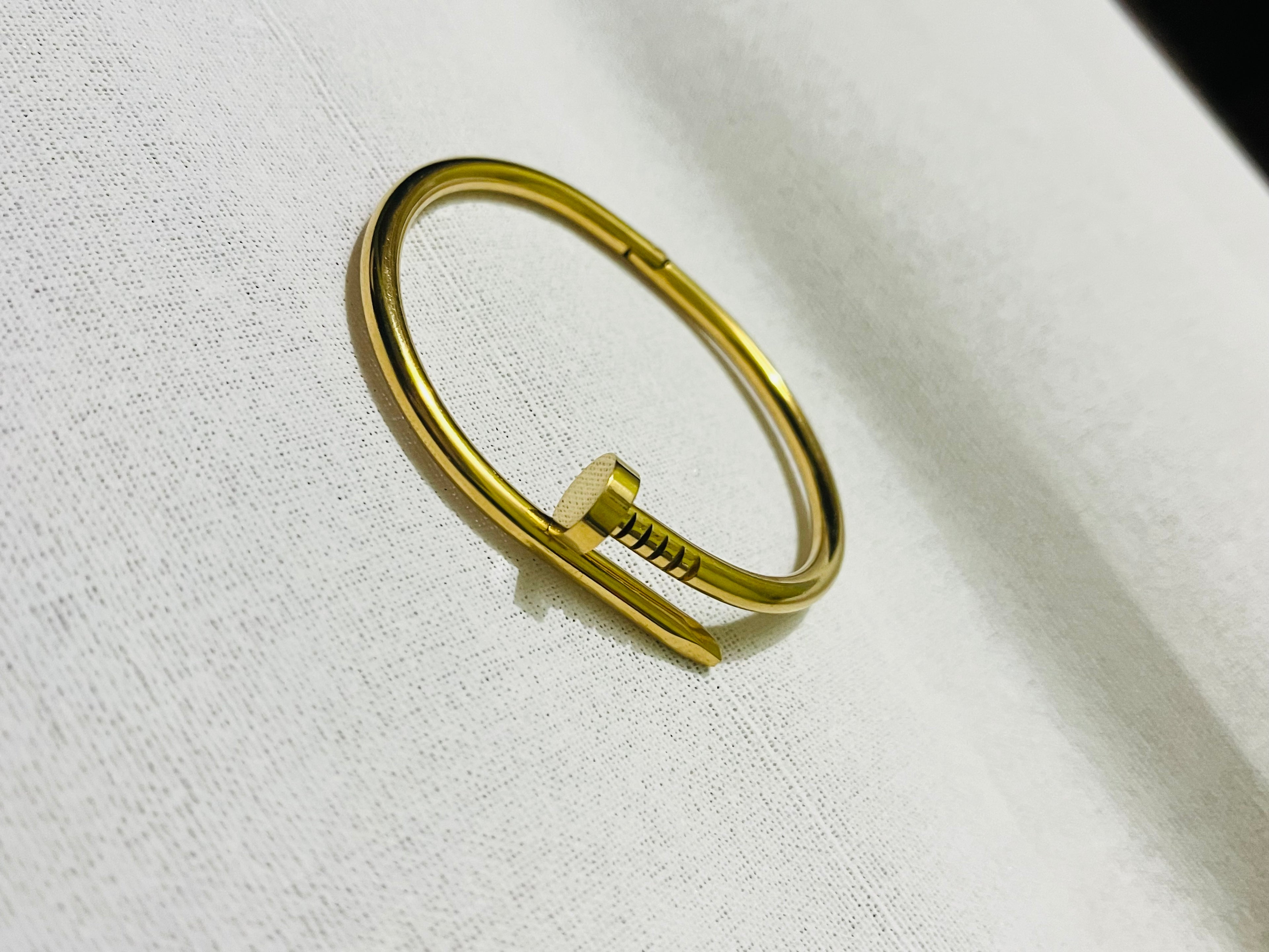 Nail bracelet