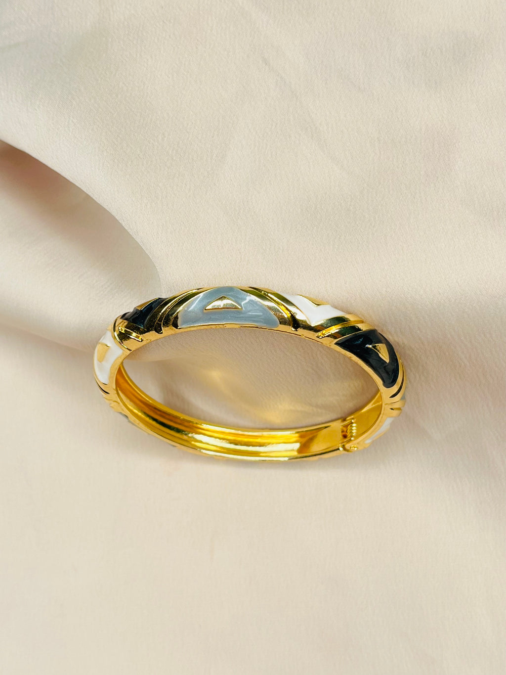 The sea bangle