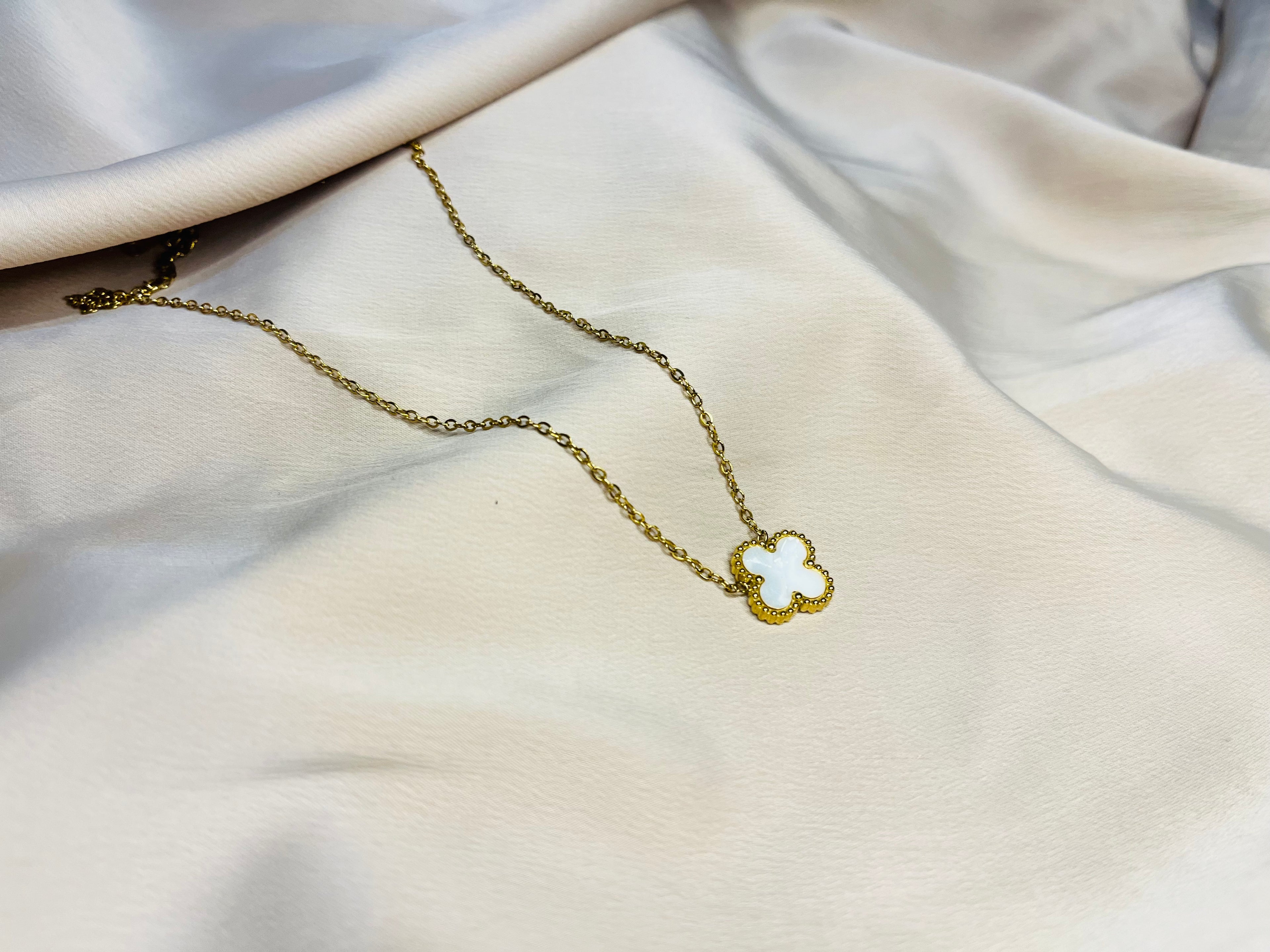 White clover Necklace